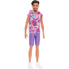 Barbie - Mu&ntilde;eco Ken Fashionista Camisa de Colores y Short Morado