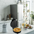 Wafflera Belga Hamilton Beach 26071 Antiadherente 650 Watts color plata/negro